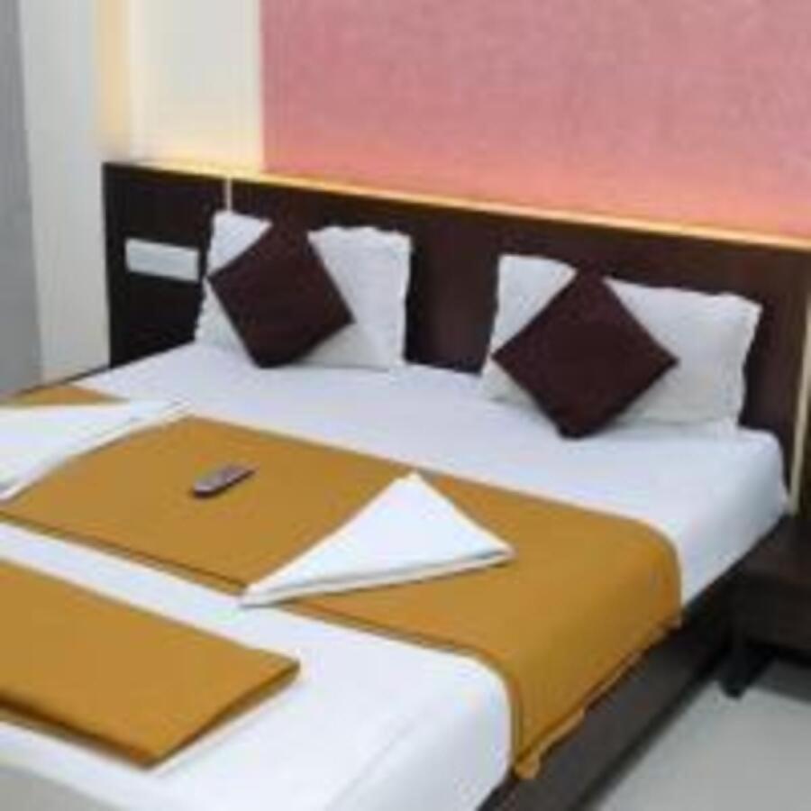 Panvel Palace Hotel Mumbai  Buitenkant foto